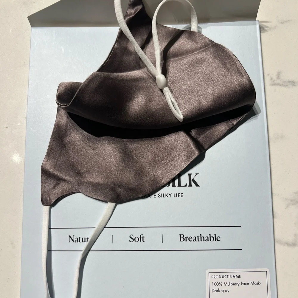 🆓 NWOT 100% Mulberry Silk Face Mask